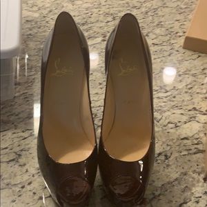 Husband bought wrong size ,  never worn.  $400